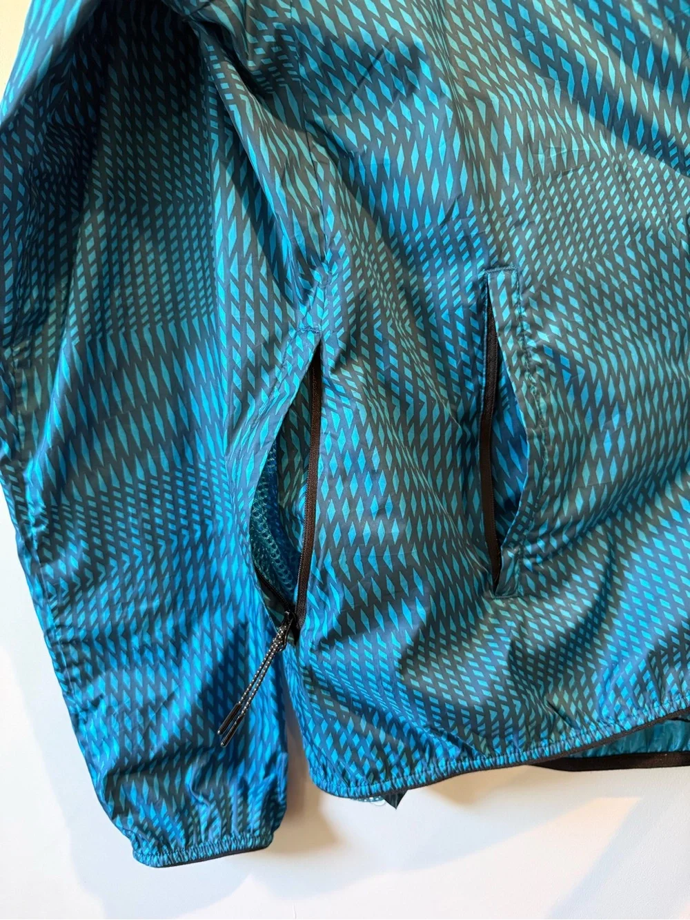 Men’s ’Nike’ lightweight windbreaker jacket